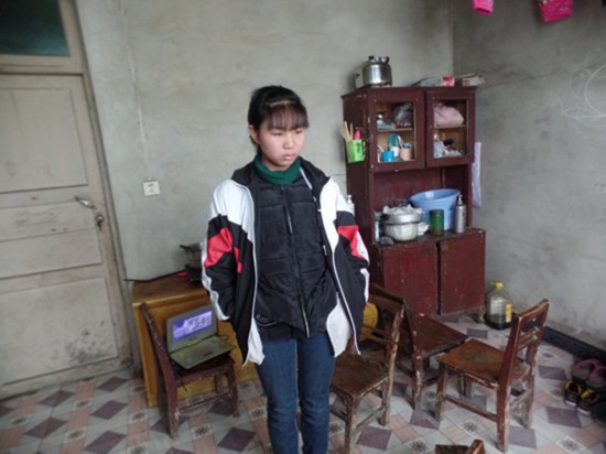 精准扶贫“9+1”这个春节，15岁的息烽女孩侯红梅不再孤单，虽然没有了父母呵护，但却多了全国各地网媒记者的暖暖爱意。