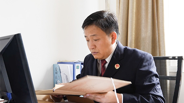 怒江州人民检察院 和献忠  