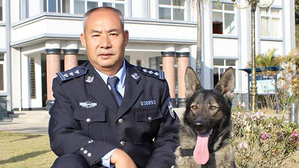 普洱市公安局刑侦支队警犬大队 李华  