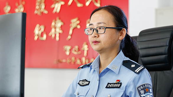 腾冲市公安局出入境管理大队 李睿中  